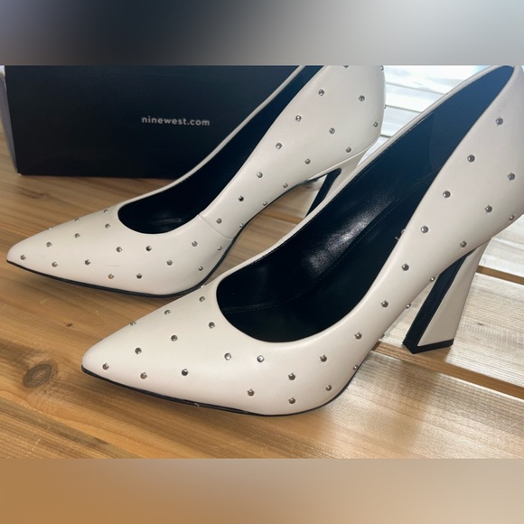 NEW Nine West Trial Women's Rhinestone Dress Pumps White size 7 - Picture 13 of 14